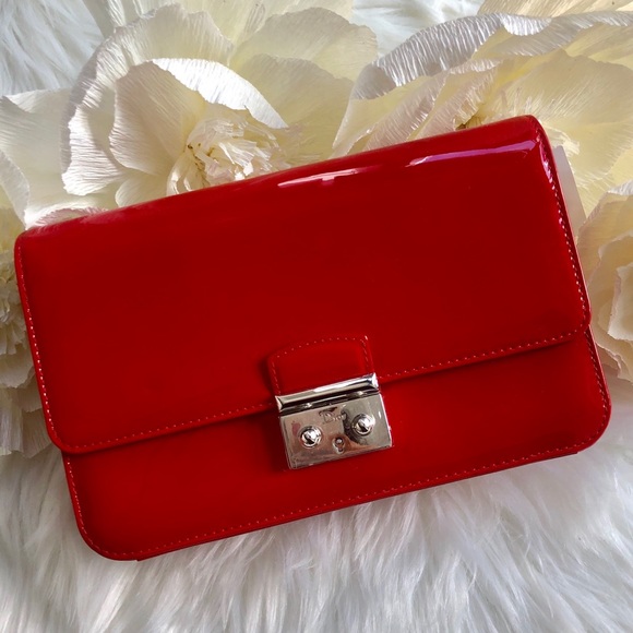 DIOR NWT & Auth Miss Dior $2,400 Patent Red Bag - Picture 2 of 8